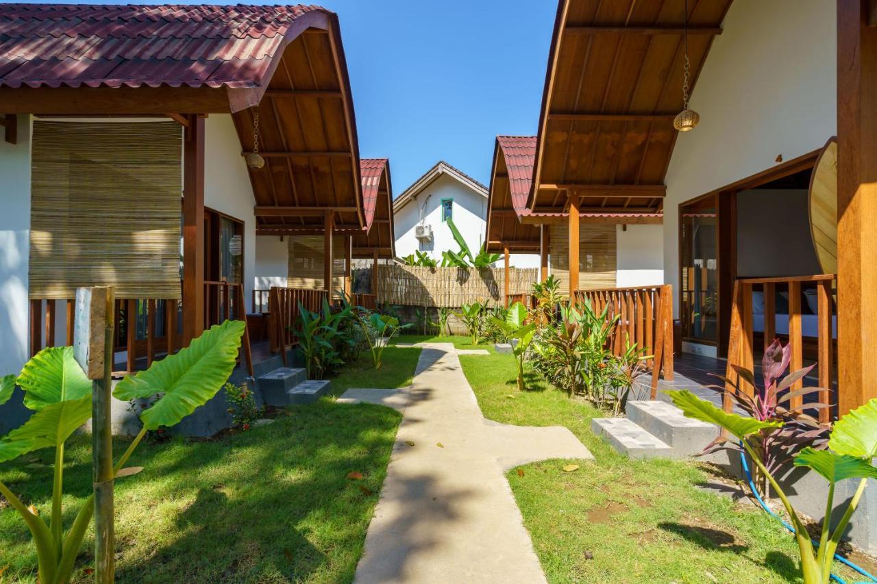 Готель Twiny'S Kuta  Екстер'єр фото